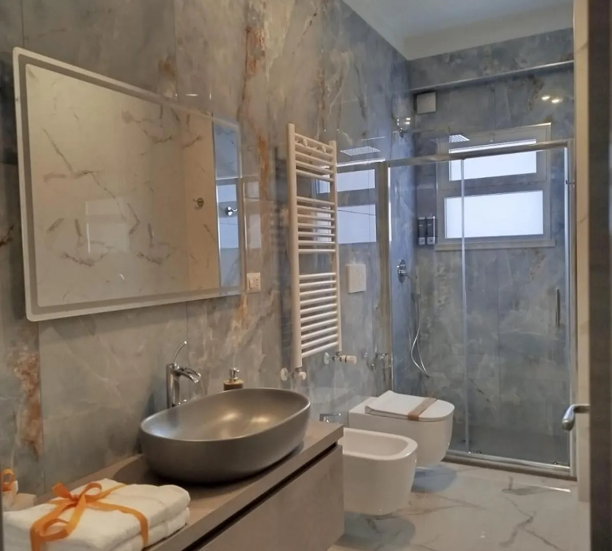 Luxury Melo Apartment Bari 0*,  Italia